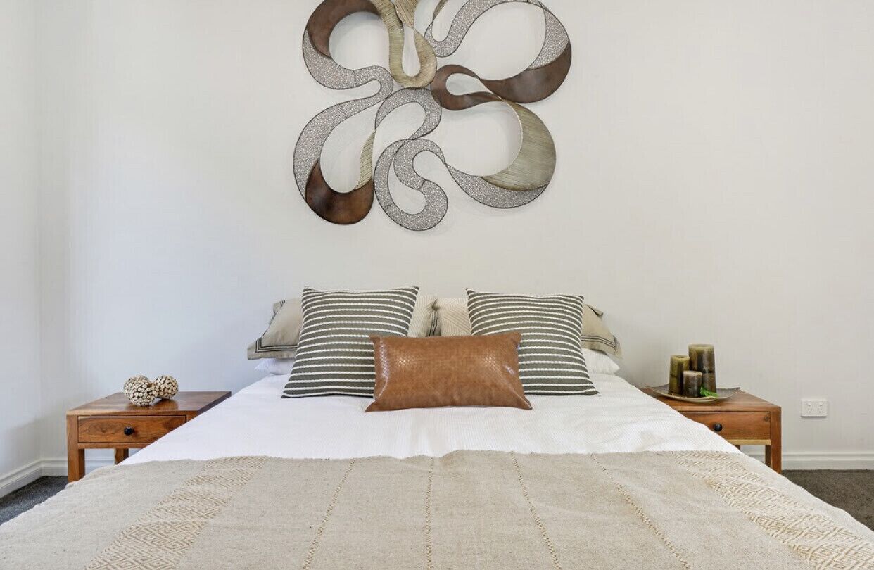 Divine on Dudley - Modern Home in Excellent Location  — image 16