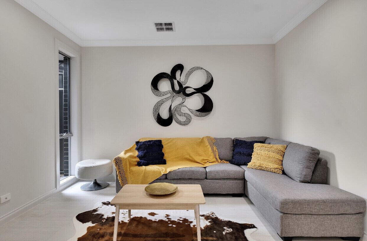 Divine on Dudley - Modern Home in Excellent Location  — image 10