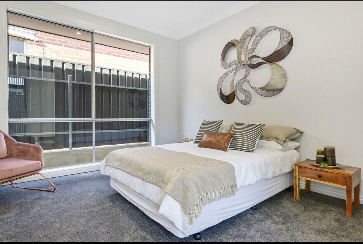 Divine on Dudley - Modern Home in Excellent Location  — image 15