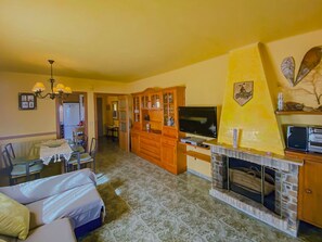 TV, fireplace - Club Villamar - Fully detached villa for 6 with private swimming pool (Calonge)