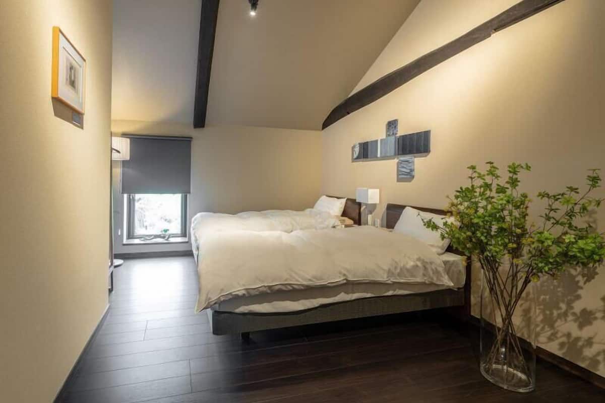 In-room safe, desk, free WiFi, bed sheets