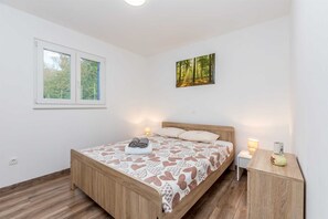 3 soverom, internettilgang og sengetøy