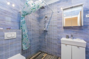 Shower, towels - Holiday house Tranquility with private pool (Gabonjin)