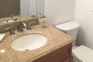 Hair dryer, towels - Sea Colony Tennis townhouse with sauna, basketball court, & pool (Bethany Beach)