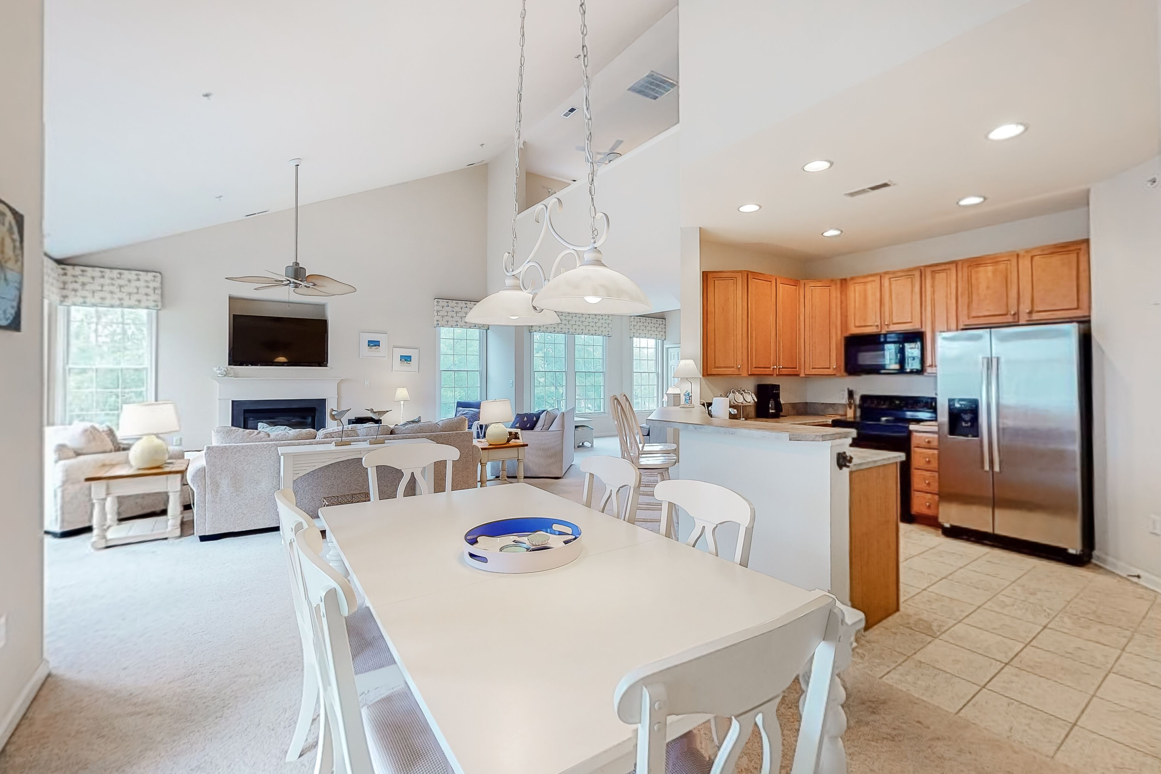 Bear Trap Dunes 2nd floor condo w/ tennis court, pool, and golf on-site