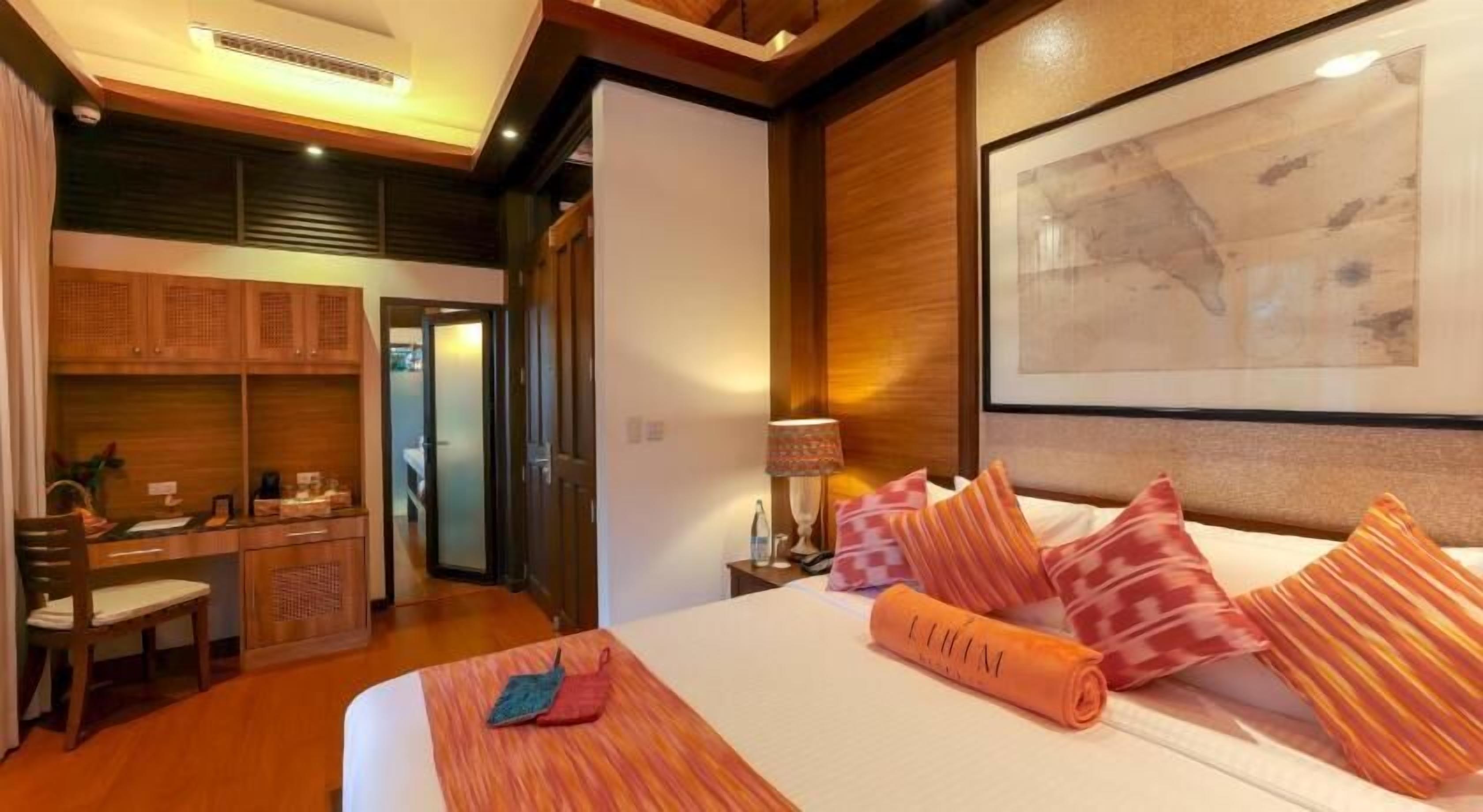 Minibar, in-room safe, individually decorated, individually furnished