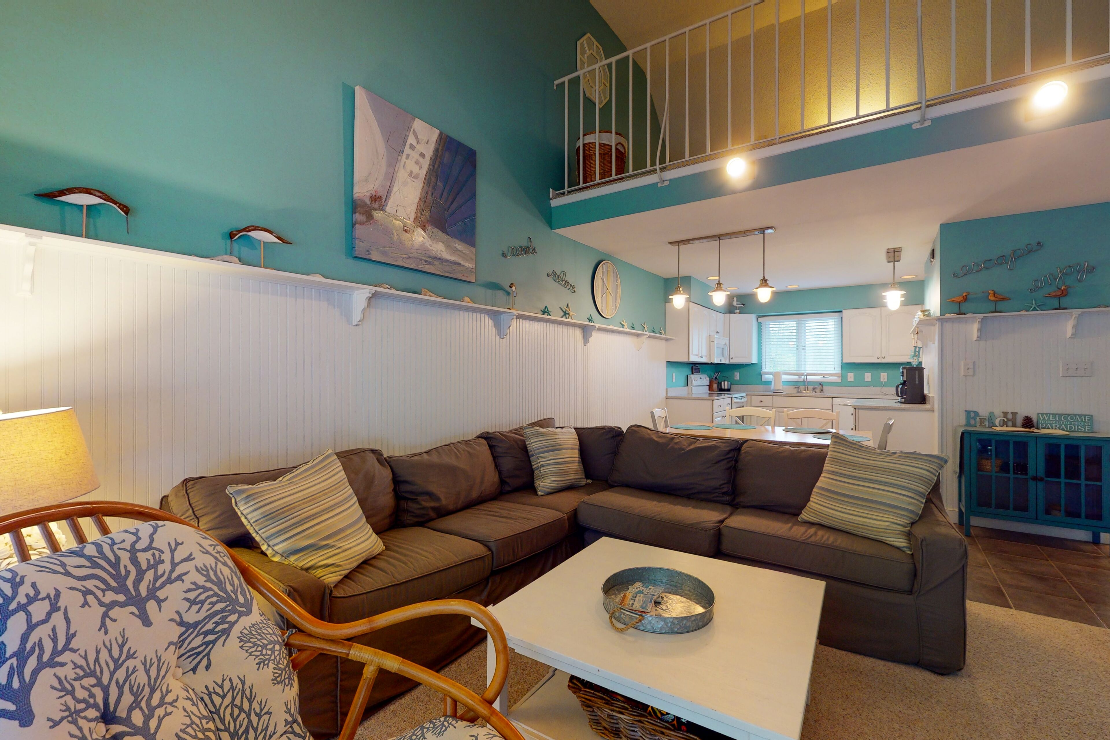 Sea Colony Tennis second-floor condo with gym & sauna