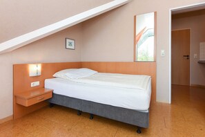 1 bedroom, WiFi, bed sheets - Single room Fischreiher in the Hotel-Pension Altes Siel - Single room (Esens)