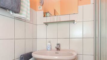 Handtücher, Seife, Toilettenpapier