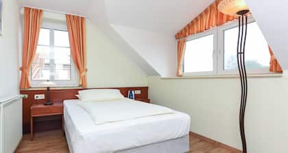 Einzelzimmer im Obergeschoss - Einzelzimmer im Obergeschoss im Benser Watt