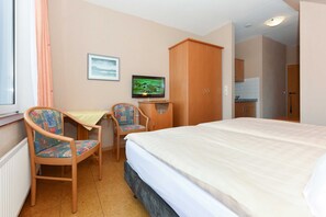 Unclassified image, 3 of 11, button