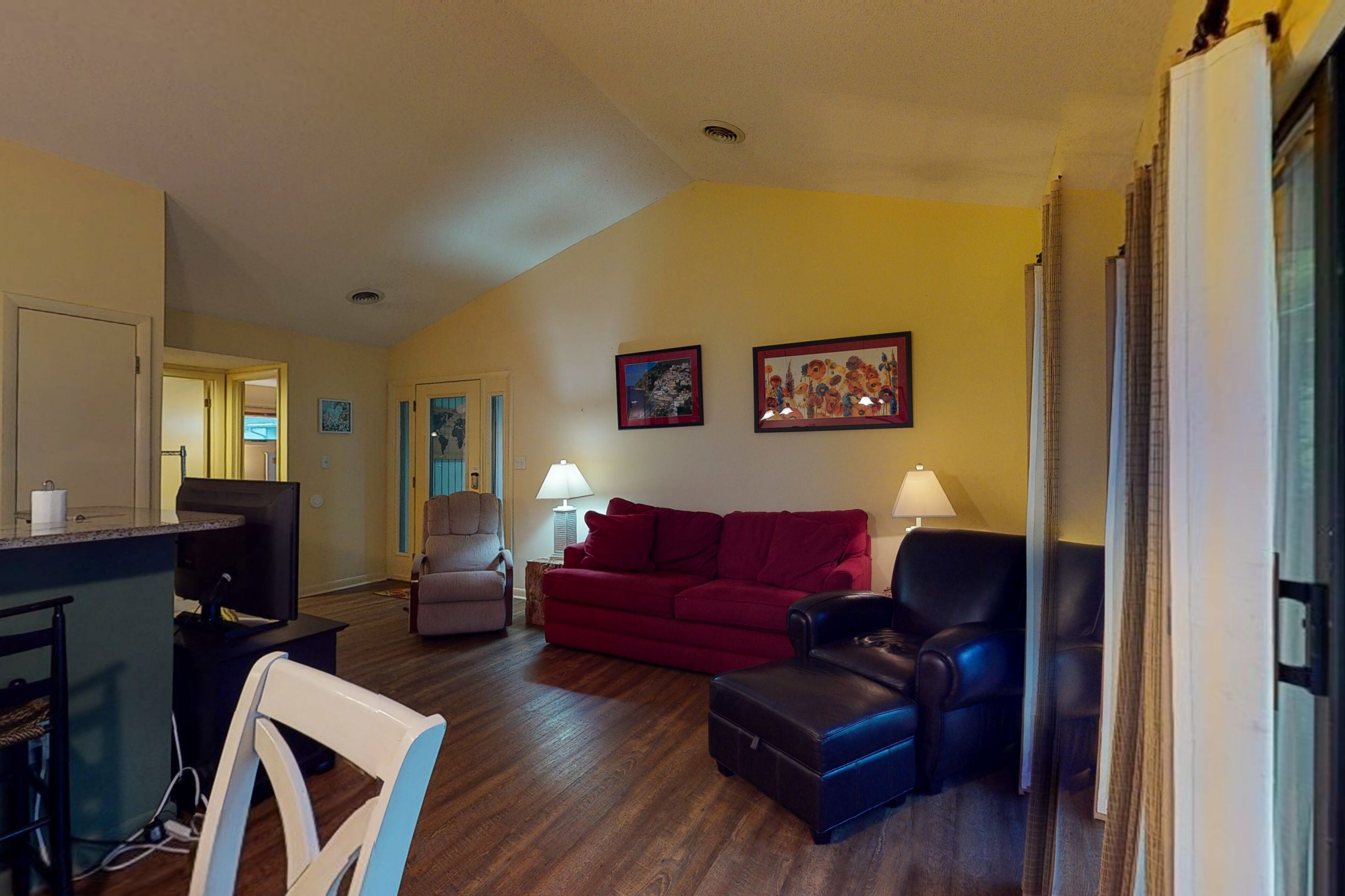 Sea Colony Tennis 1st-floor condo with balcony, gym, & pool