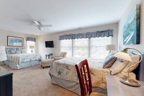 5 bedrooms, iron/ironing board, WiFi, bed sheets