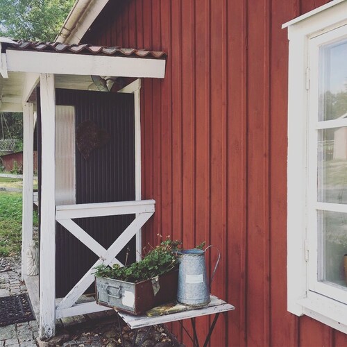 Cozy cottage in the countryside, surrounded by nature