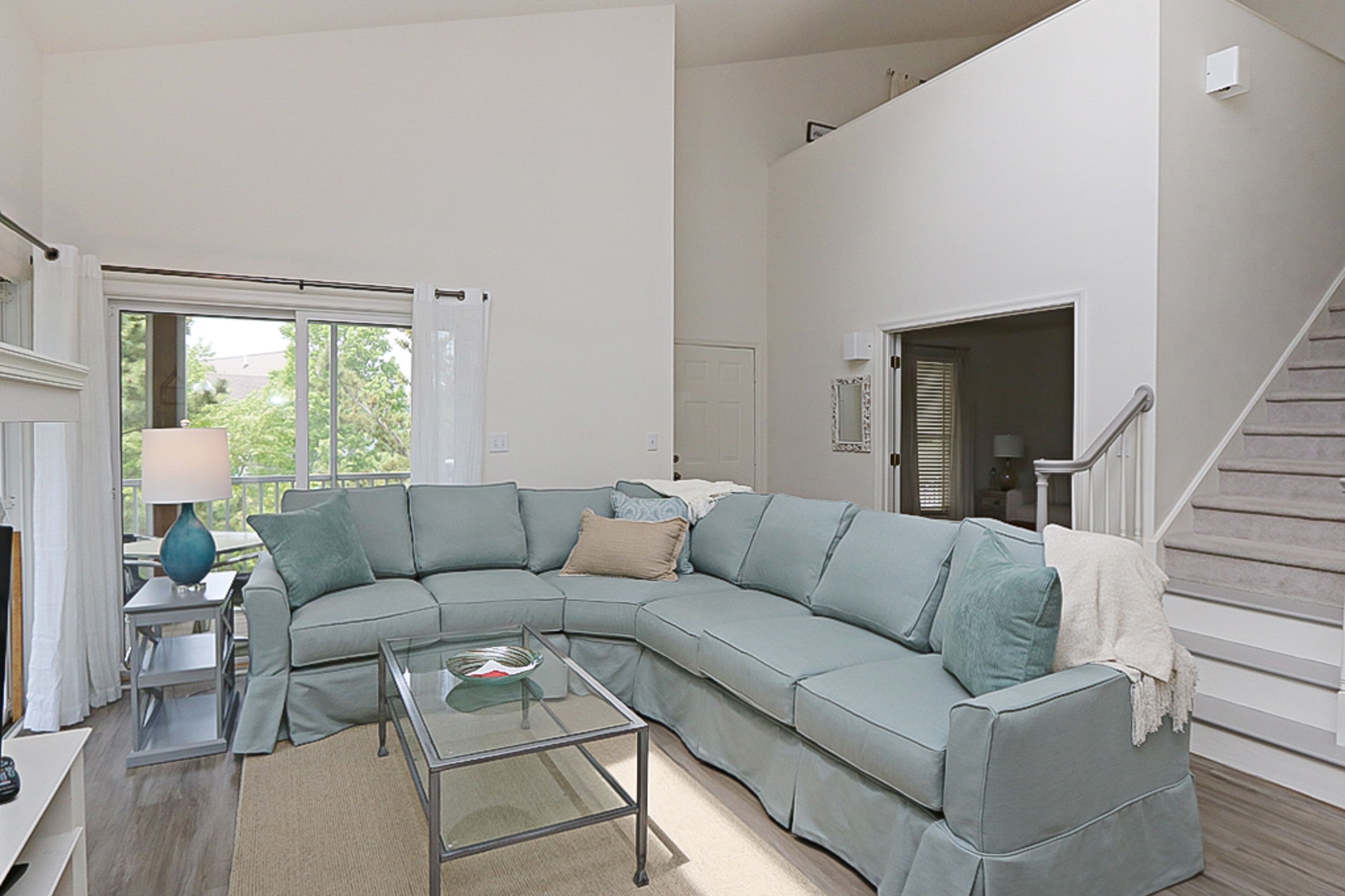 Sea Colony Tennis 2nd-floor condo with pool, gym & tennis court