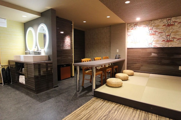 Familienzimmer, Nichtraucher (0043) | 1 Schlafzimmer, kostenloses WLAN