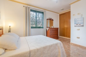 3 sovrum, strykjärn/strykbräda, gratis wi-fi och sängkläder