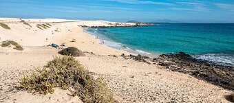 Villa “Vivienda Vacacional Sara” with Mountain View, Terrace, Pool & Basketball Court