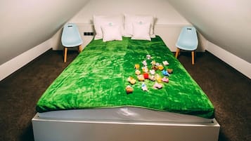 Een kluis op de kamer, individueel gedecoreerd, individueel gemeubileerd