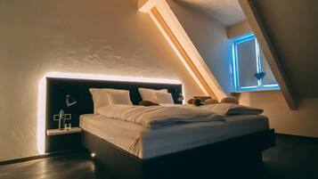 In-room safe, individually decorated, individually furnished, desk