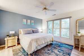 3 slaapkamers, een strijkplank/strijkijzer, wifi, beddengoed