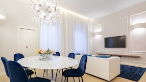 Apartemen Mewah | Ruang keluarga | Smart TV