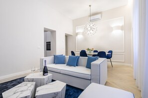 Luxury Apartment | Living area - Luxury Blue Duomo by Mmega (Florence)