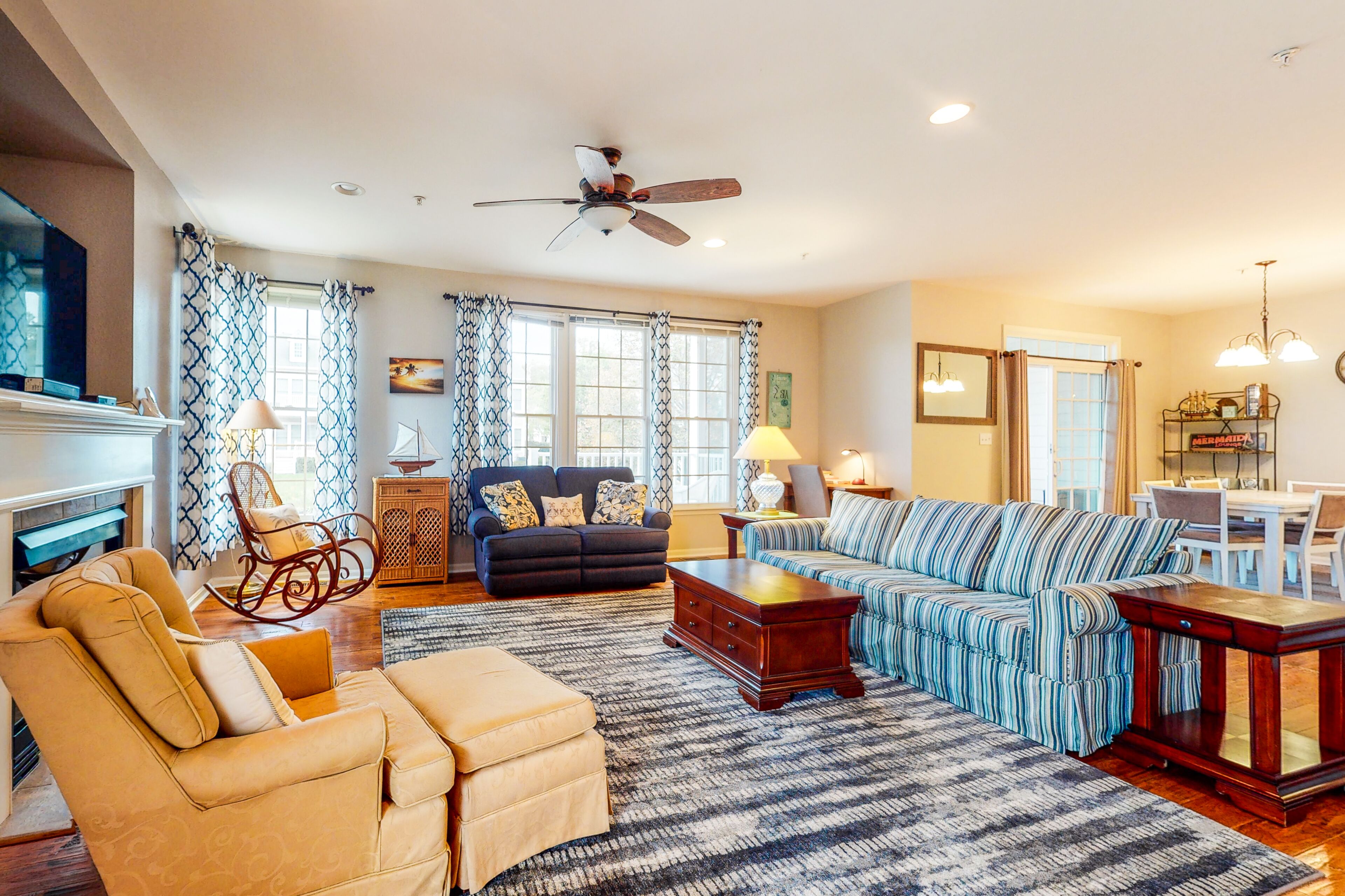 Bear Trap Dunes 1st-floor condo with paid-access tennis court, pools & hot tub