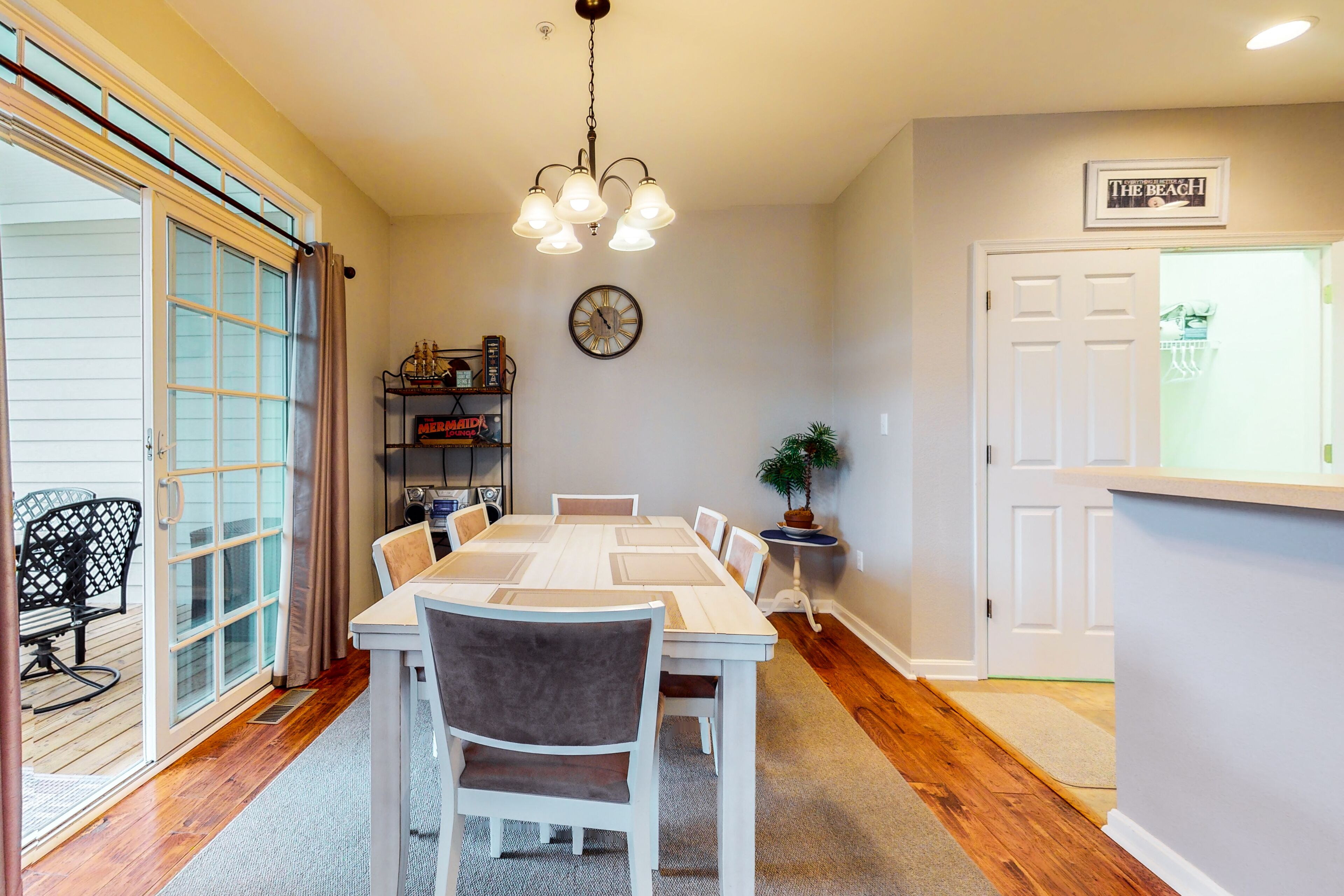 Bear Trap Dunes 1st-floor condo with paid-access tennis court, pools & hot tub