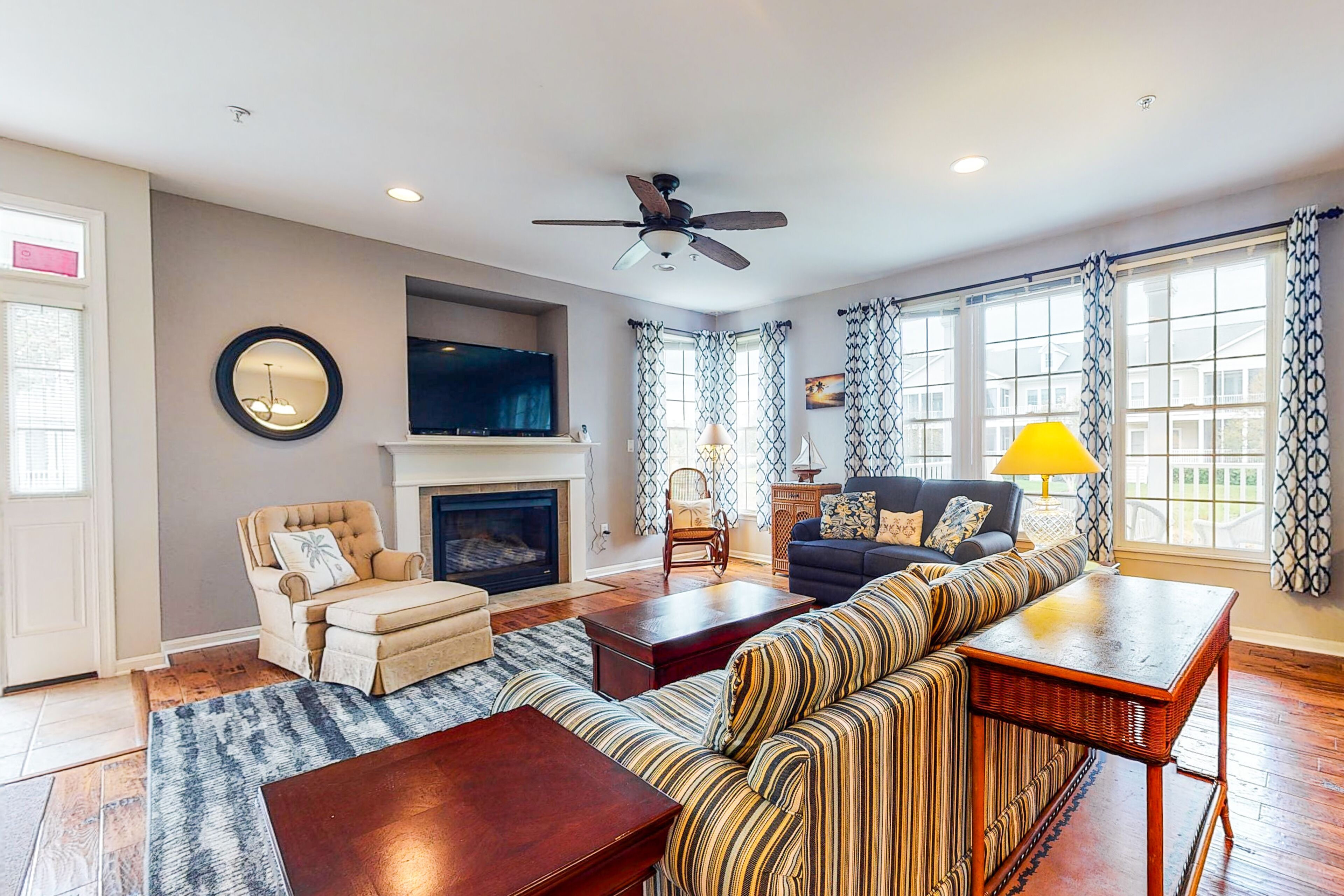 Bear Trap Dunes 1st-floor condo with paid-access tennis court, pools & hot tub