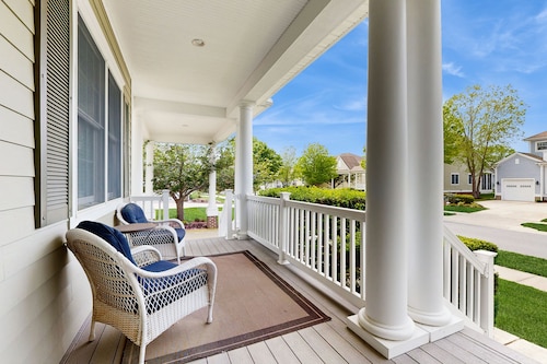 Bayside Resort house with pool, lakefront, golf on-site, & tennis court