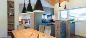 Aurora Mountain Chalet, Garden & sauna