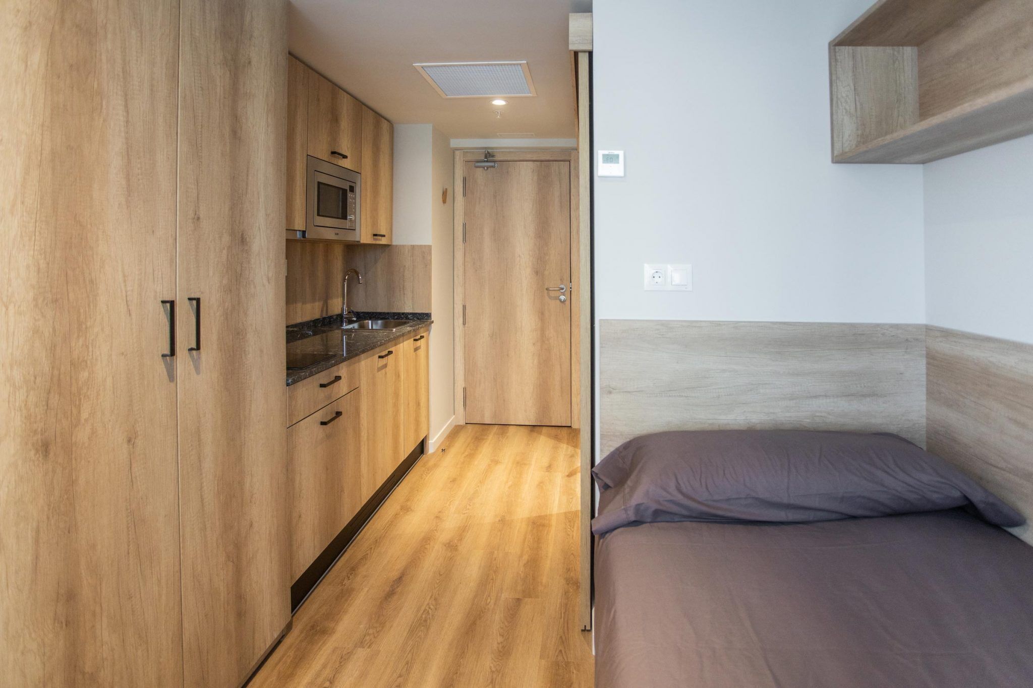 single room | bathroom | shower, towels