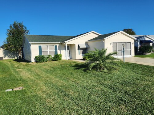 Hot Tub House Escape – 3BR in The Villages at Special Rates