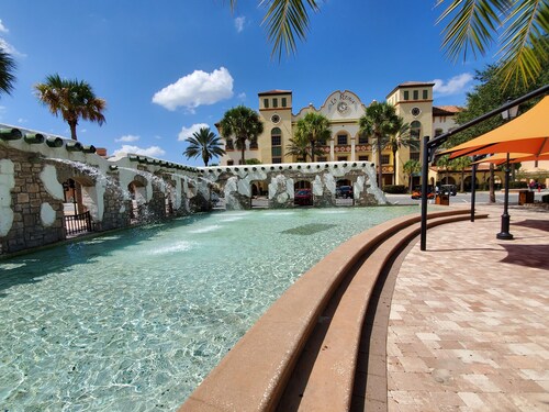 Hot Tub House Escape – 3BR in The Villages at Special Rates