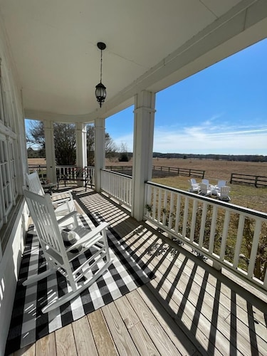 Charming Farmhouse on 11 acres