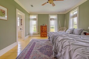 4 Schlafzimmer, Schreibtisch, Bügeleisen/Bügelbrett, Reisekinderbett