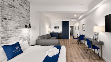 1 slaapkamer, een strijkplank/strijkijzer, wifi, beddengoed