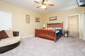 3 bedrooms, iron/ironing board, free WiFi, bed sheets - Large Family Getaway (Sandusky)