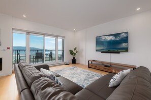 Fernseher, Kamin, Netflix, Streaming-Dienste