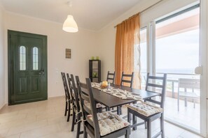 Family Villa, Ensuite, Sea View (Situla) | Dining room