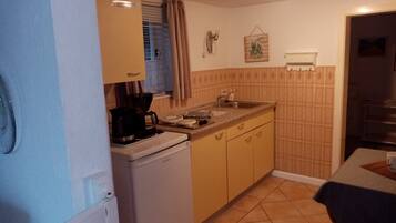 Réfrigérateur, cafetiÚre/bouilloire, bouilloire électrique