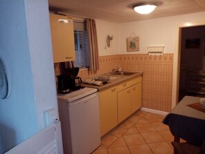 Fridge, coffee/tea maker, electric kettle