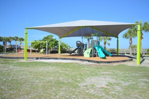 Children’s area - WALKING DISTANCE TO BEACH!! 2/2 VILLA IN QUIET COMMUNITY, WITH COMMUNITY POOL! (Englewood)