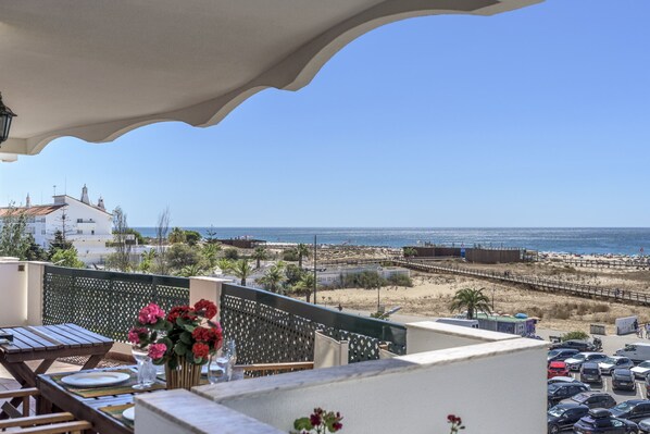 Outdoor dining - FLH Monte Gordo Family Apartment with Balcony (Monte Gordo)
