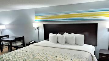 Standard Studio, 1 King Bed, Non Smoking | Desk, blackout drapes, iron/ironing board (on request), WiFi (free)