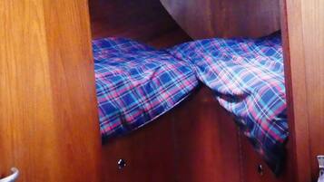 2 bedrooms, WiFi, bed sheets