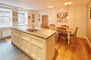 Private kitchen - Sanders House (Whitby)