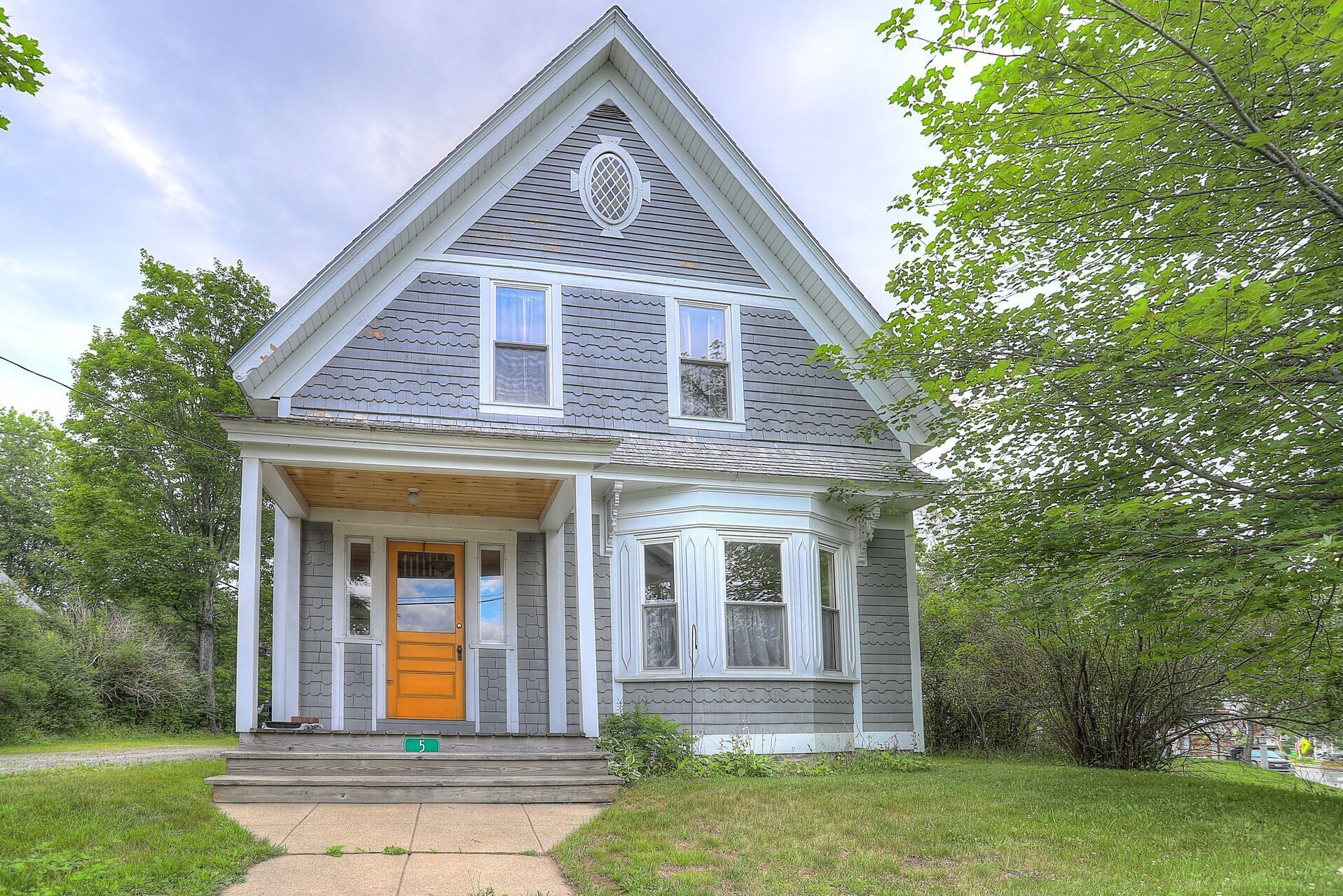 🐾5 Pleasant Street - Conveniently located in town, dog friendly