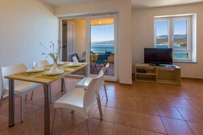 Dining - Holiday apartment mit Meerblick (Šilo)